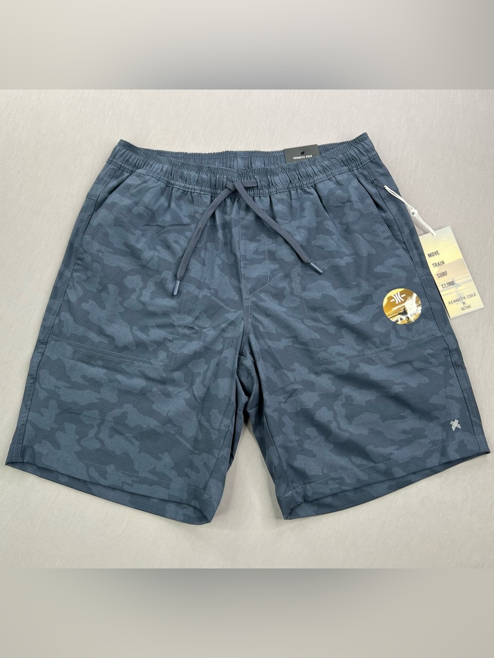 KENNETH COLE MENS NAVY BLUE CAMO COMPRESSION LINED 8” ATHLETIC ACTIVE SHORTS